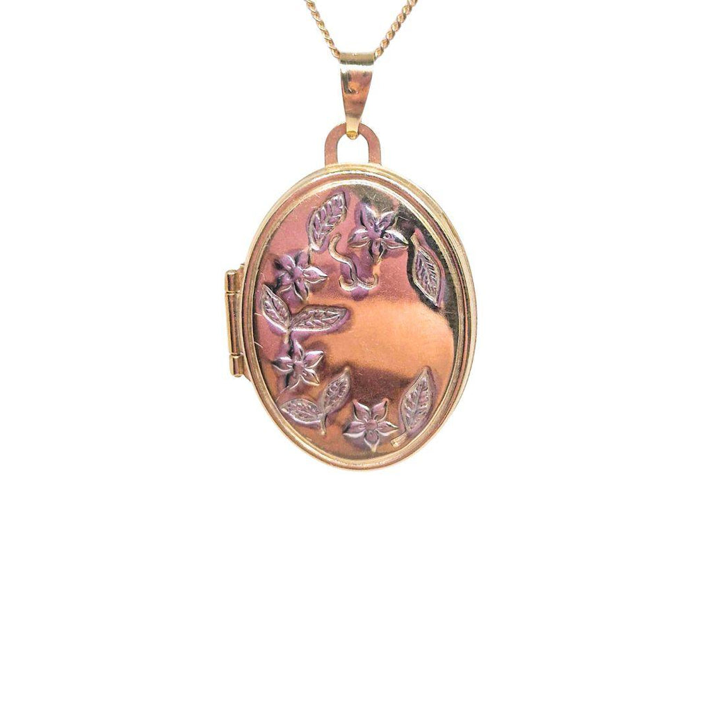 Engraved Floral Oval Locket – 9ct Gold